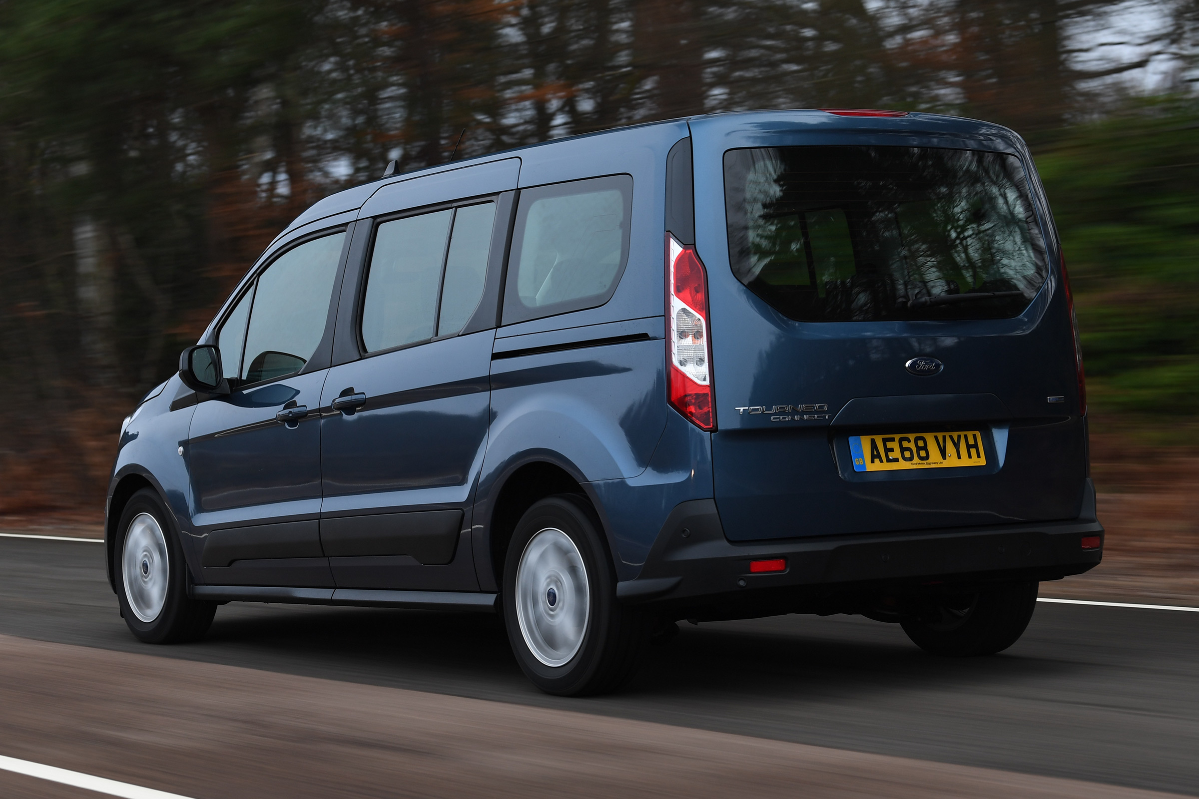 ford grand tourneo connect tracking rear