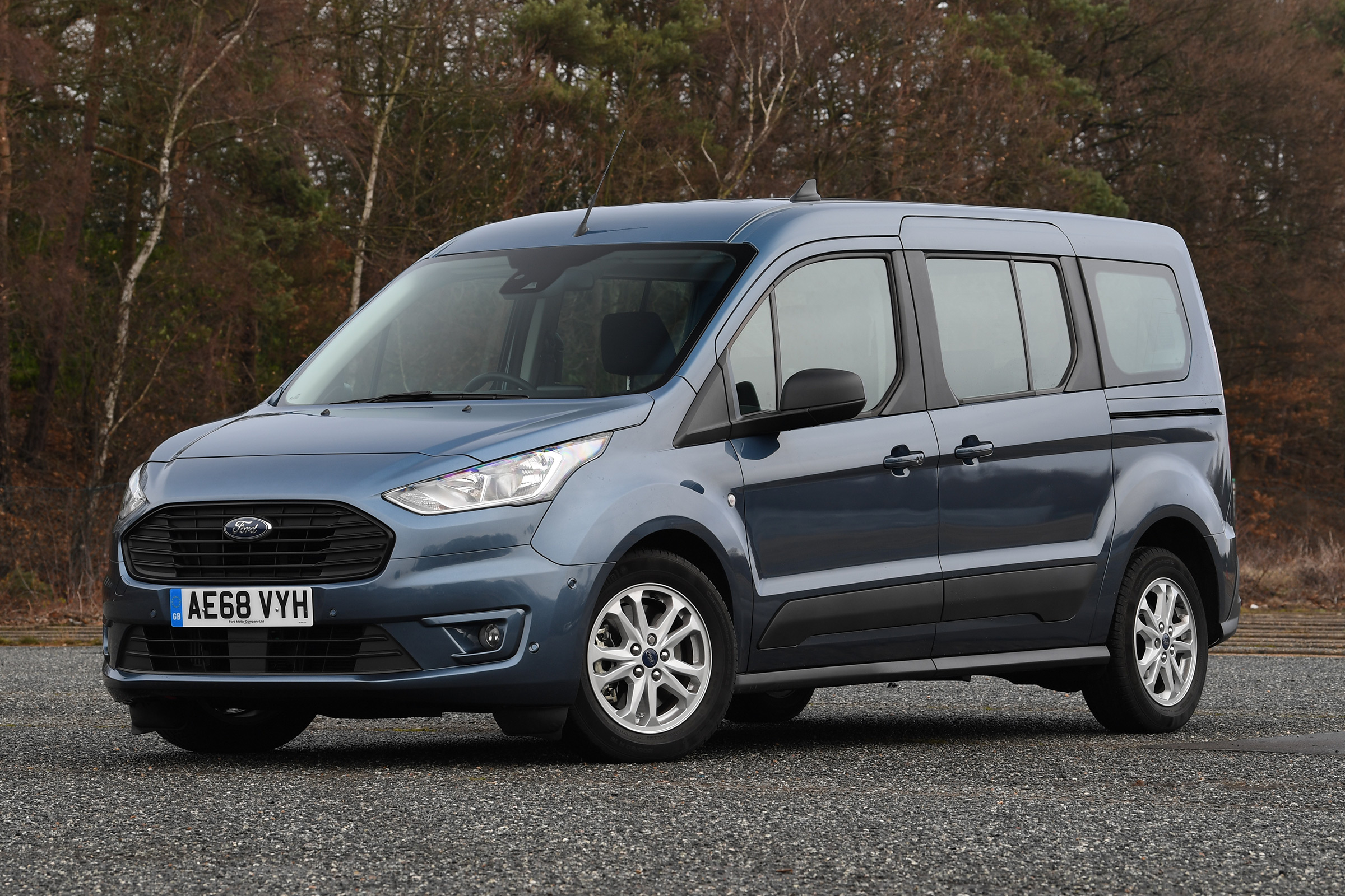ford grand tourneo connect static front