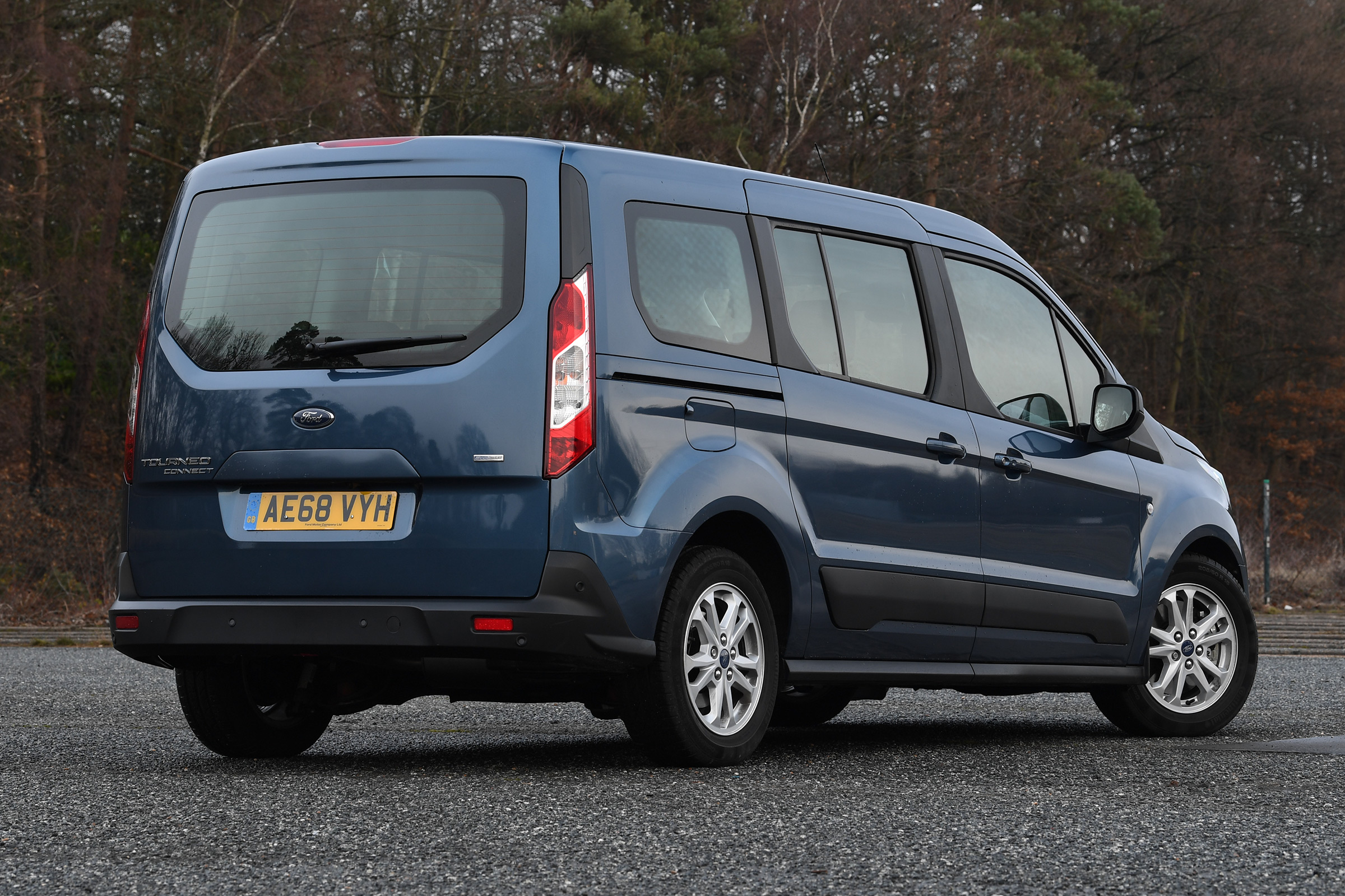 ford grand tourneo connect static rear