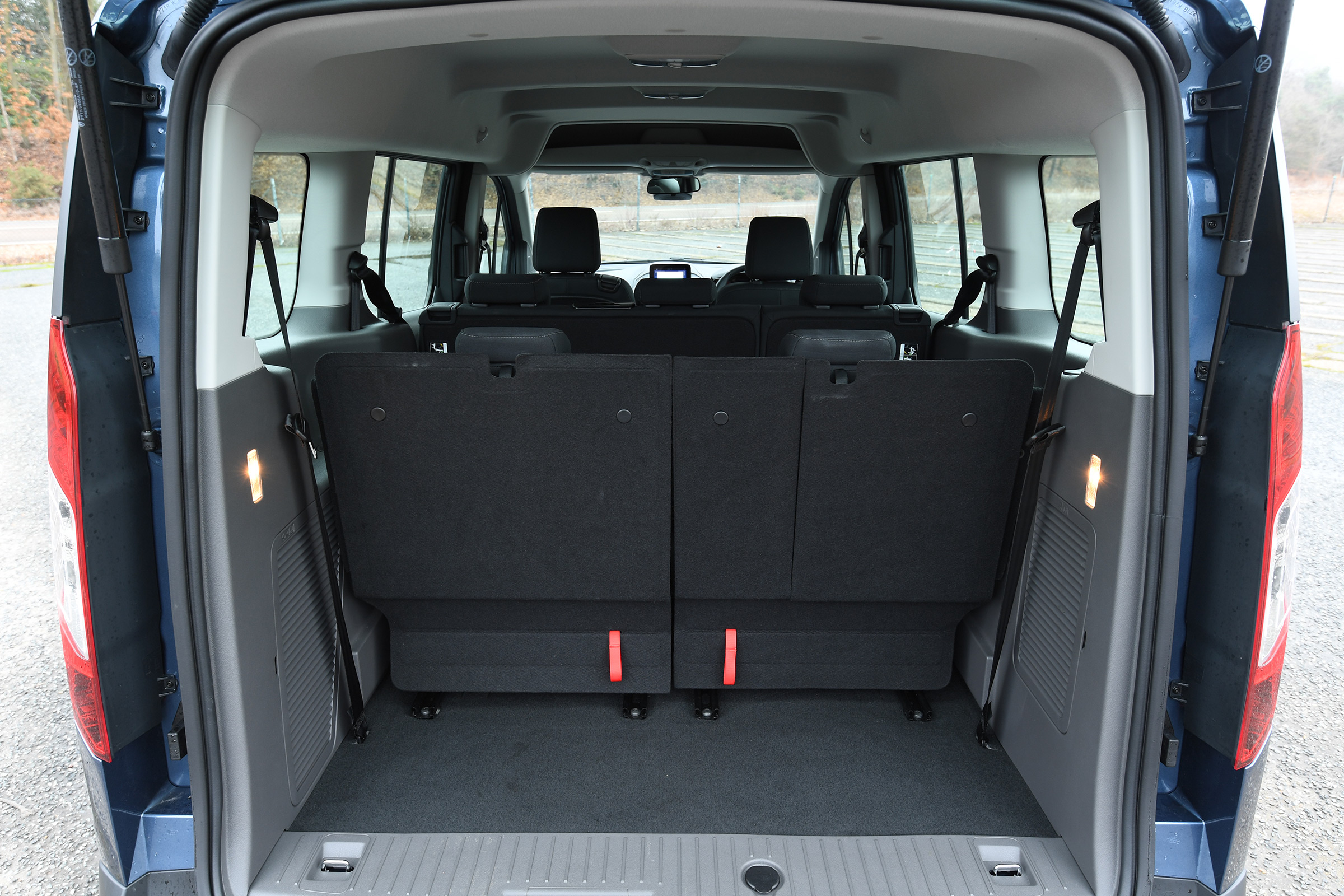 ford grand tourneo connect boot