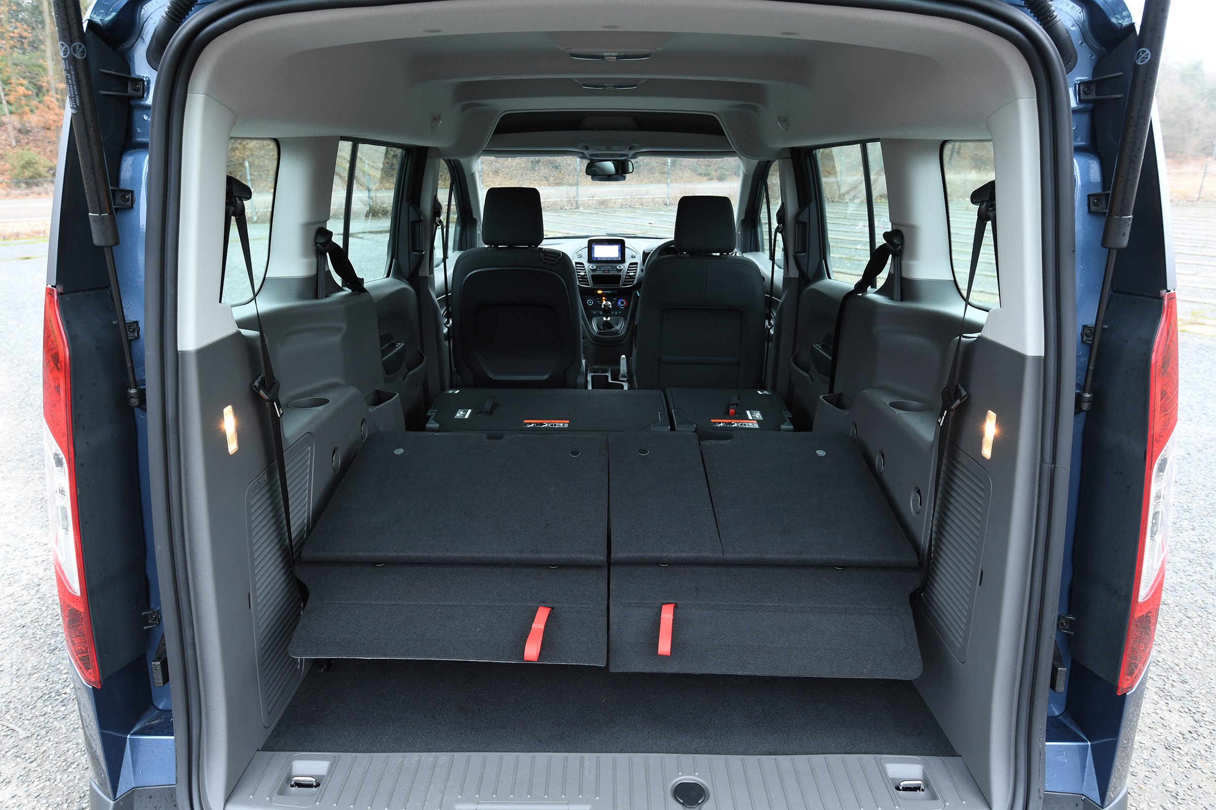 ford grand tourneo connect boot