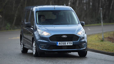 ford grand tourneo connect cornering