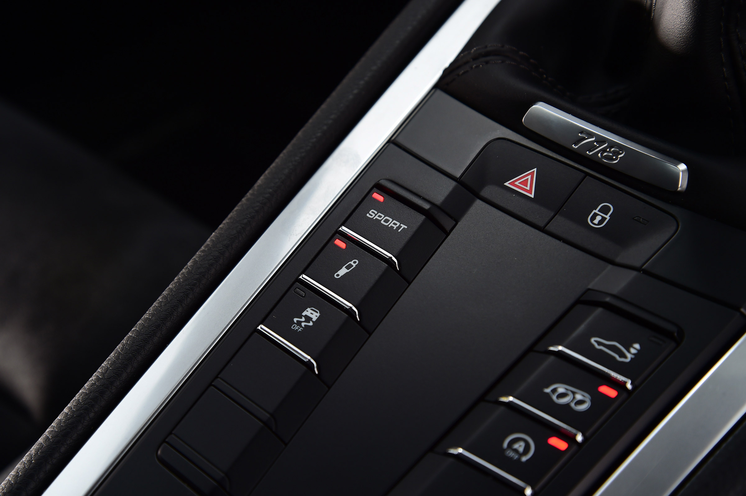 Porsche 718 Cayman - centre console