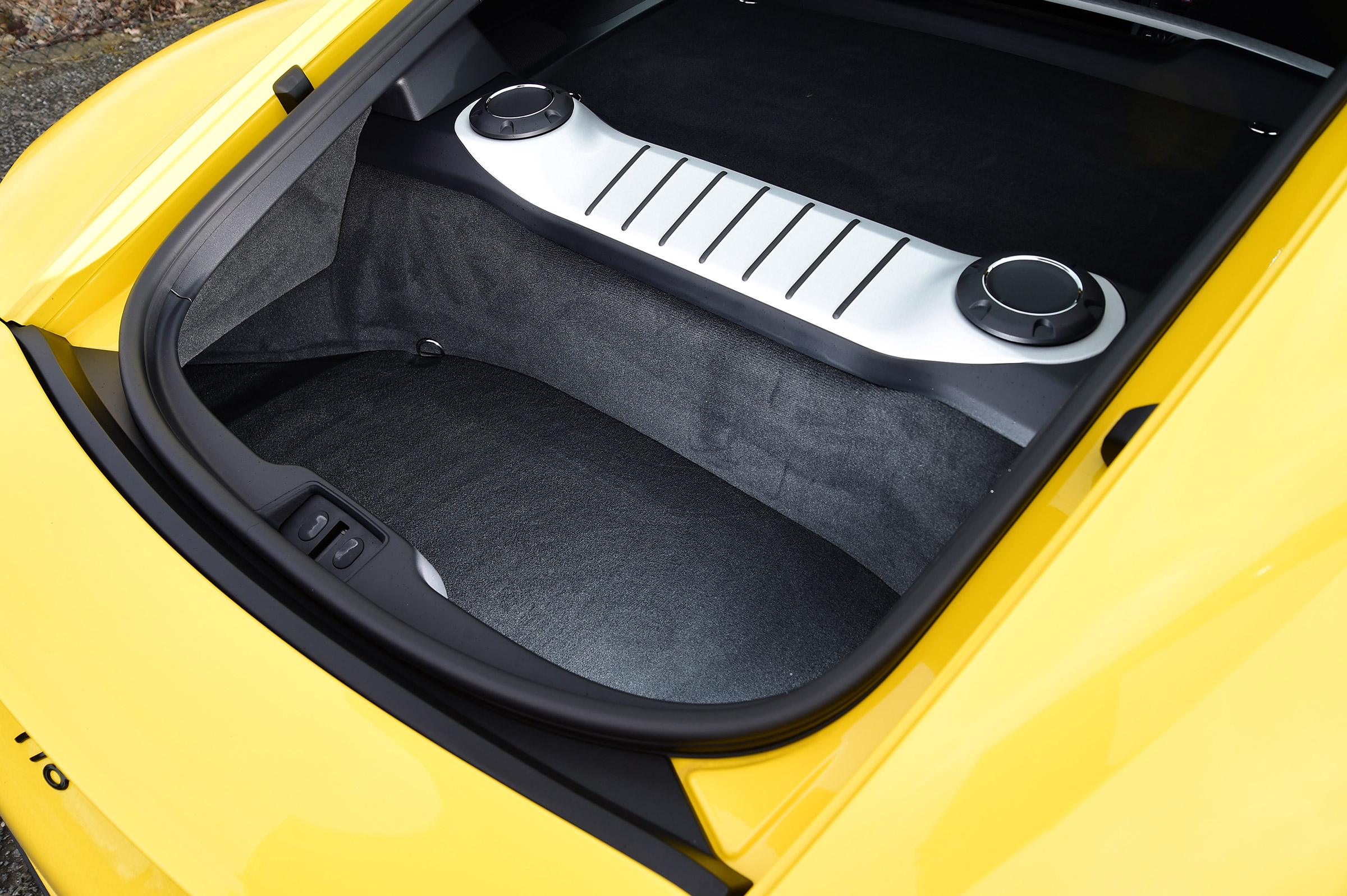 Porsche 718 Cayman - rear boot