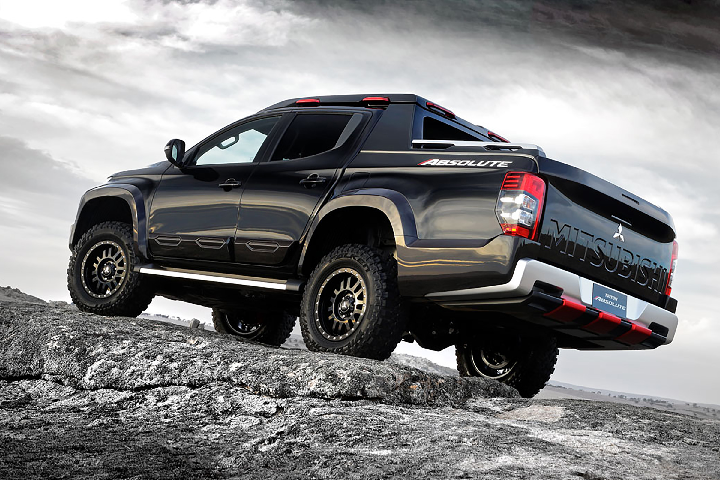 Mitsubishi Triton Absolute - rear 3/4 static