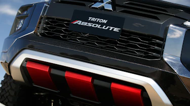 Mitsubishi Triton Absolute - grille