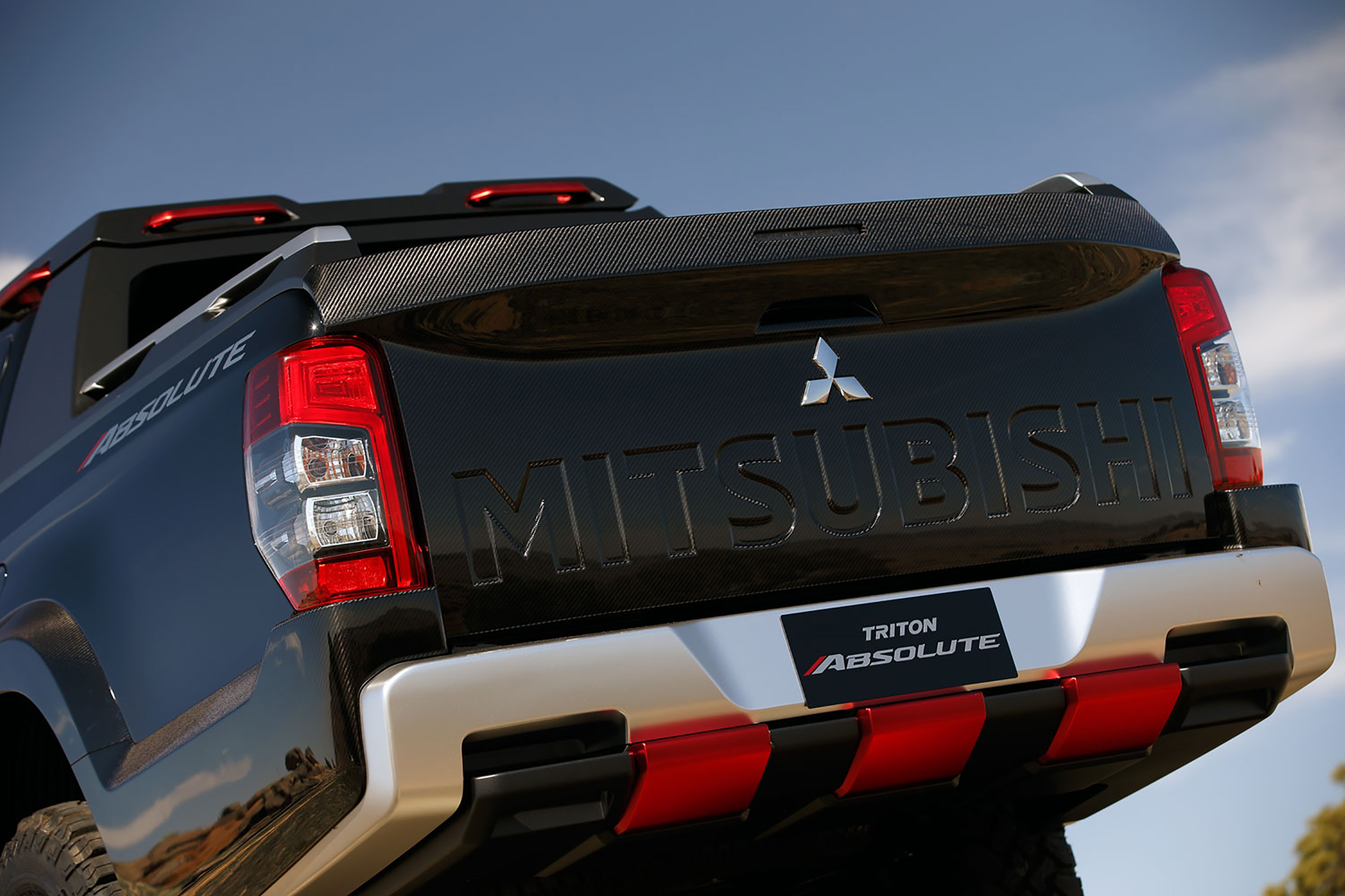 Mitsubishi Triton Absolute - rear static