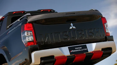 Mitsubishi Triton Absolute - rear static