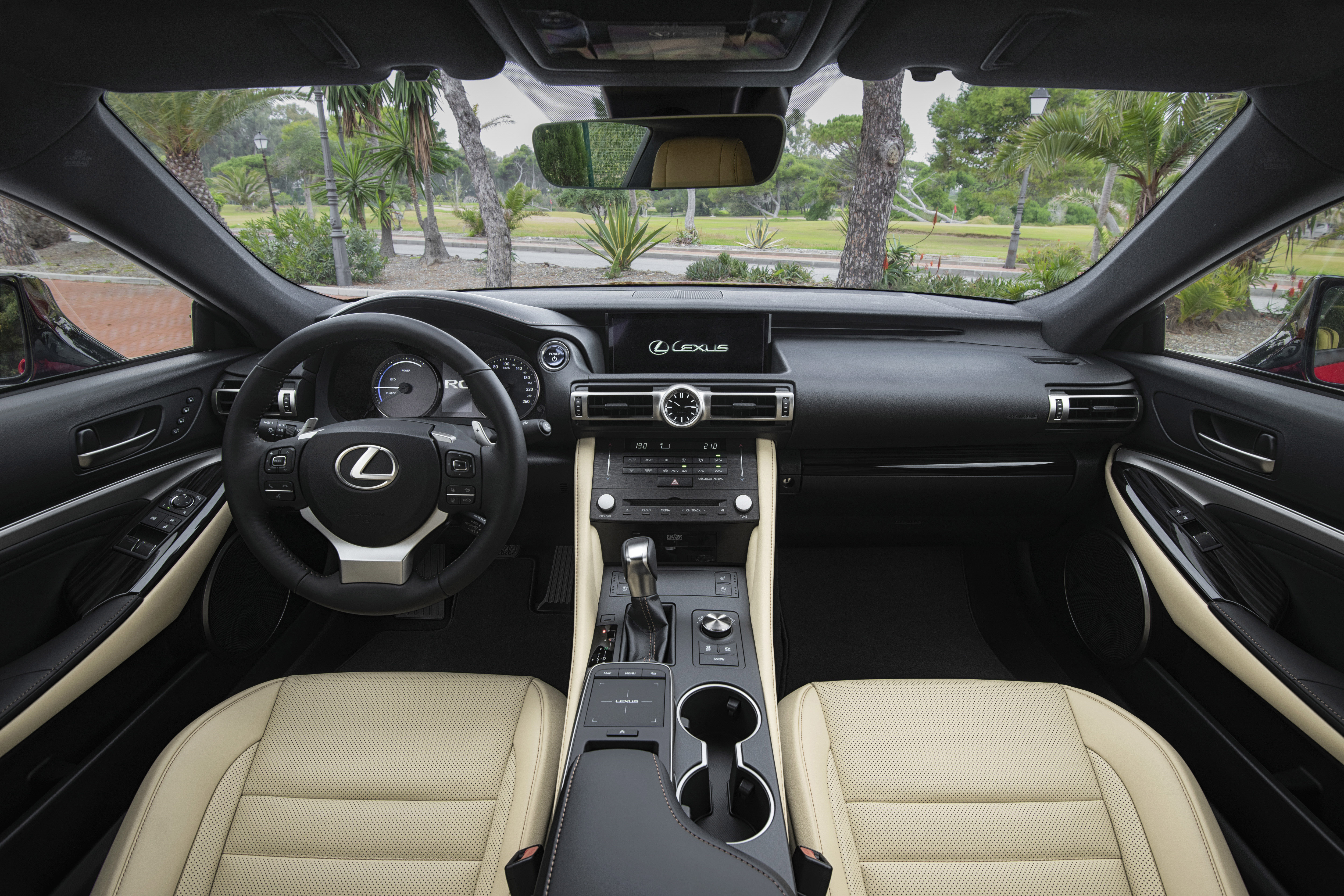 Lexus RC interior