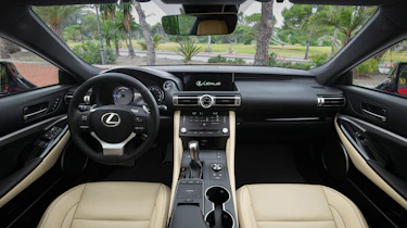 Lexus RC interior