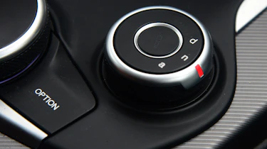 alfa romeo giulia veloce dna dial