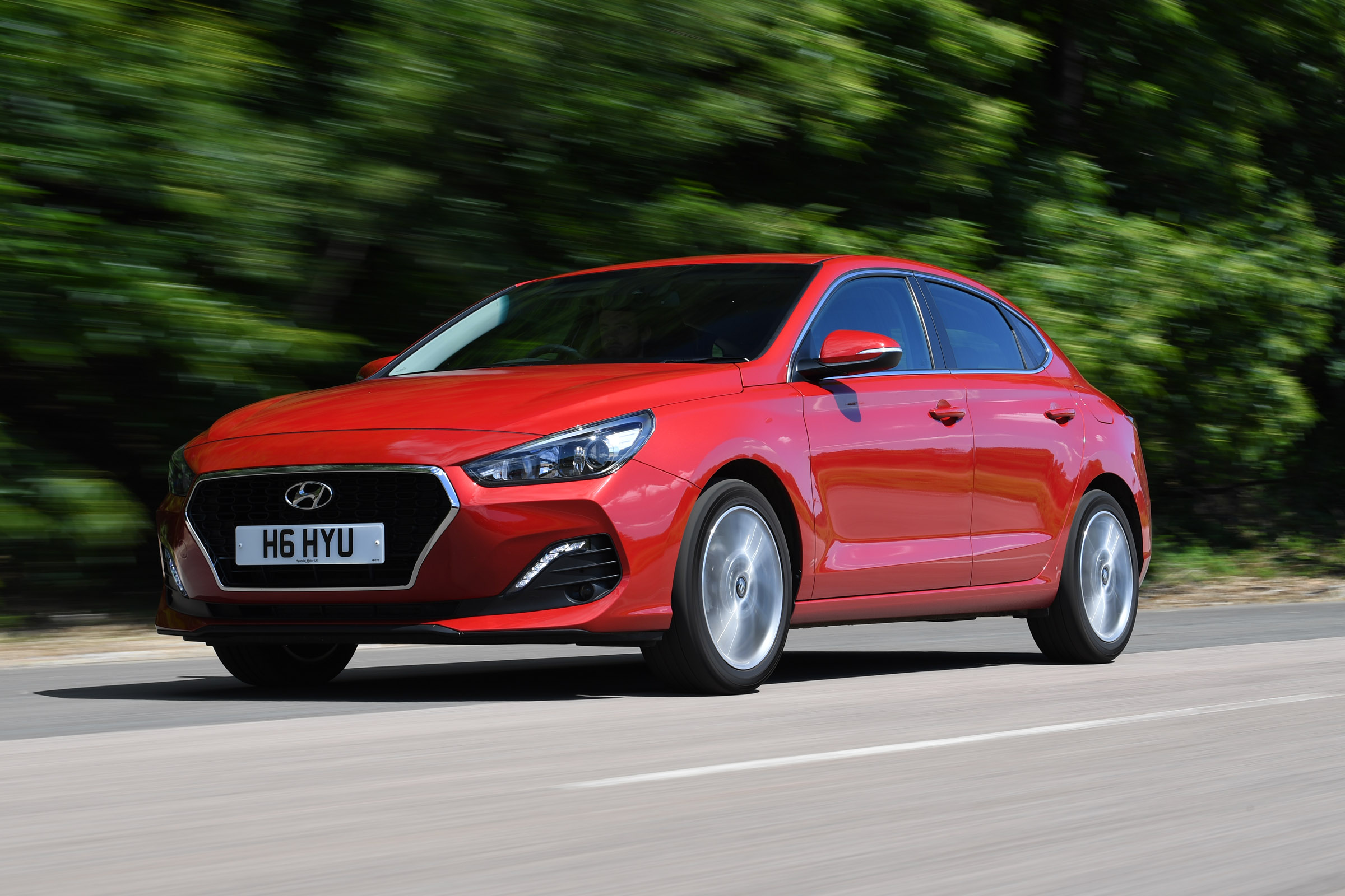 Hyundai i30 Fastback front