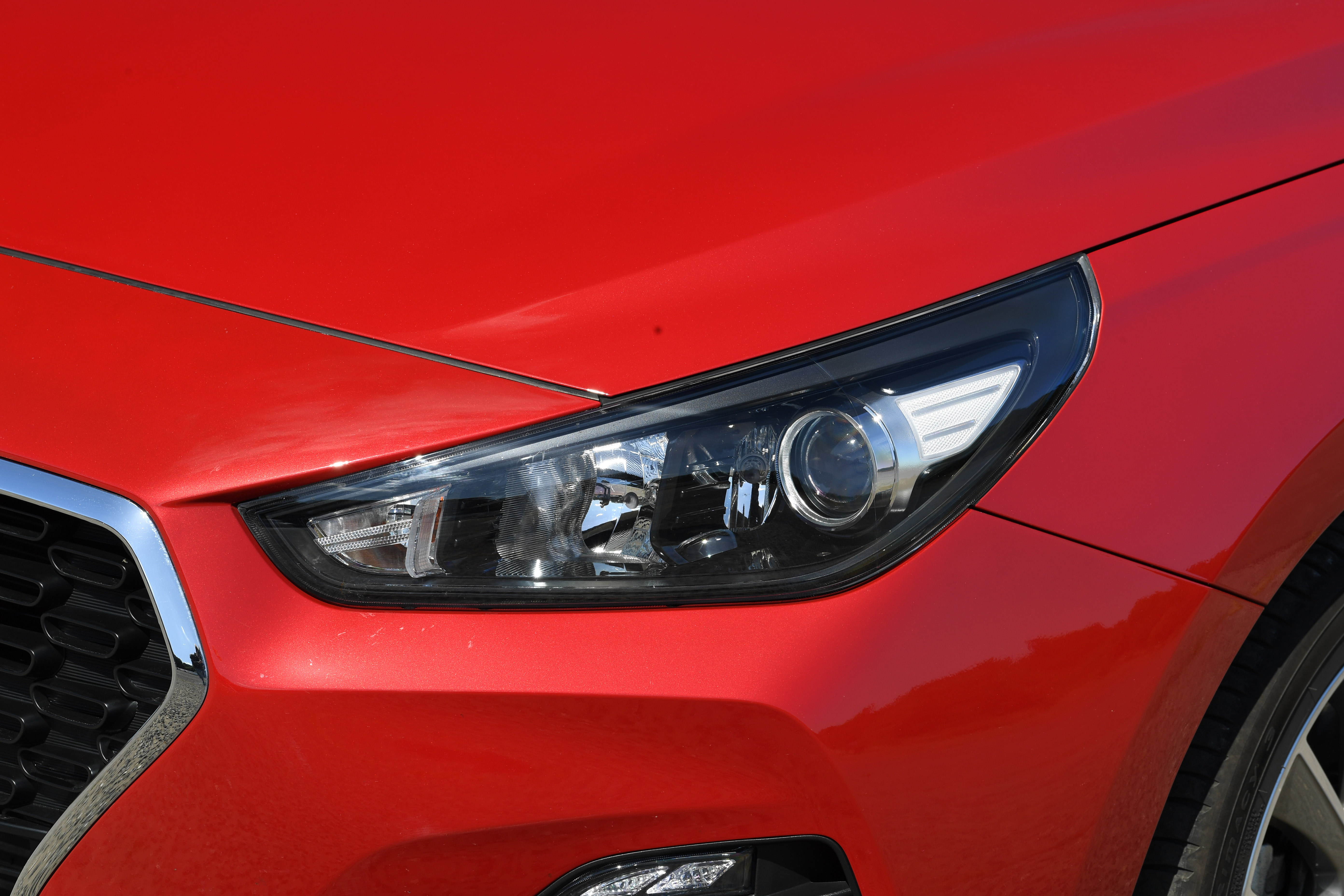 Hyundai i30 Fastback headlight