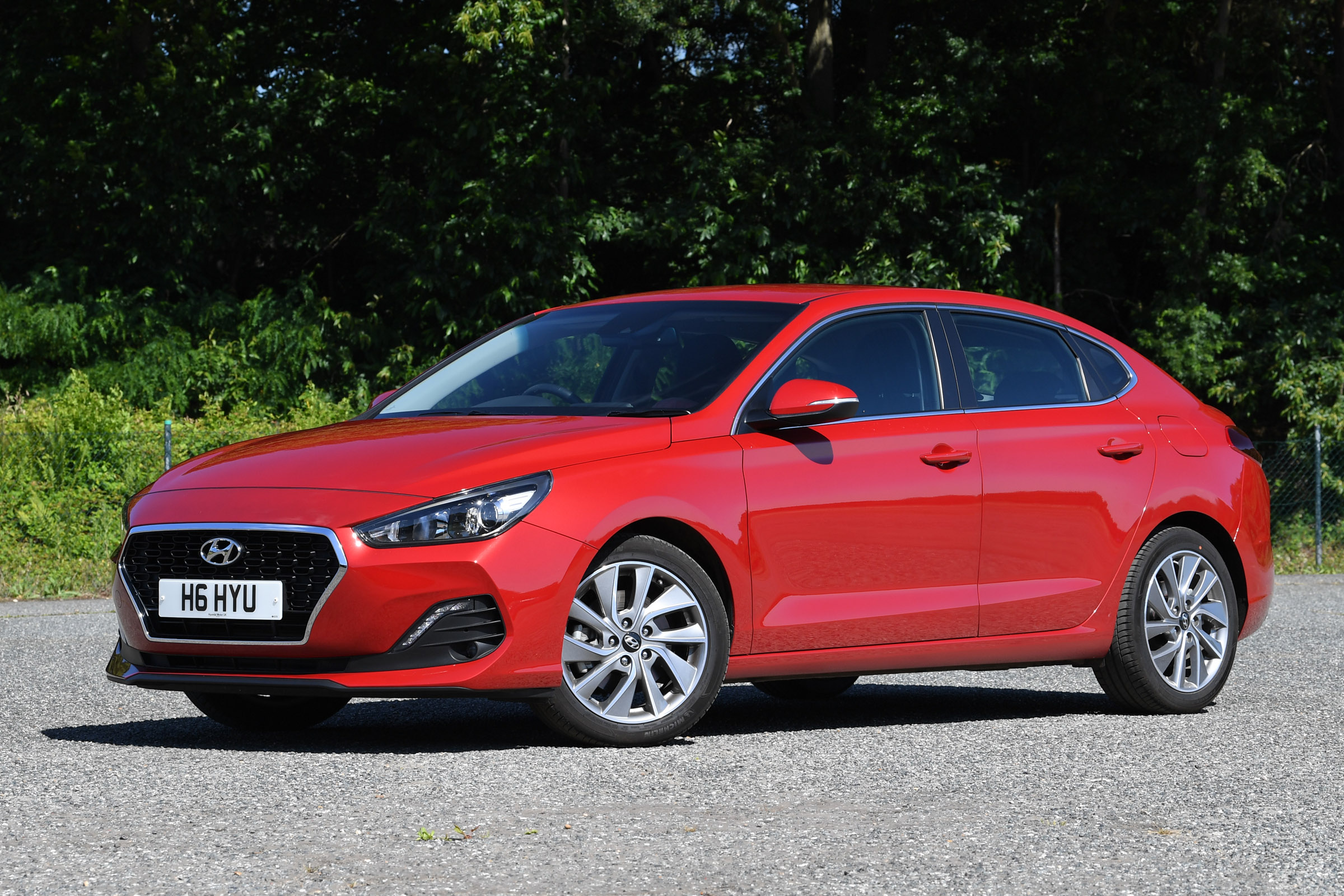Hyundai i30 Fastback front
