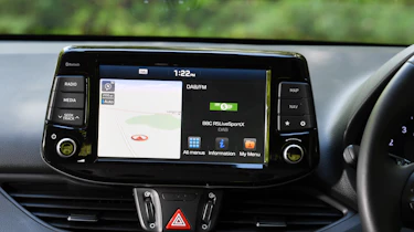 Hyundai i30 Fastback infotainment