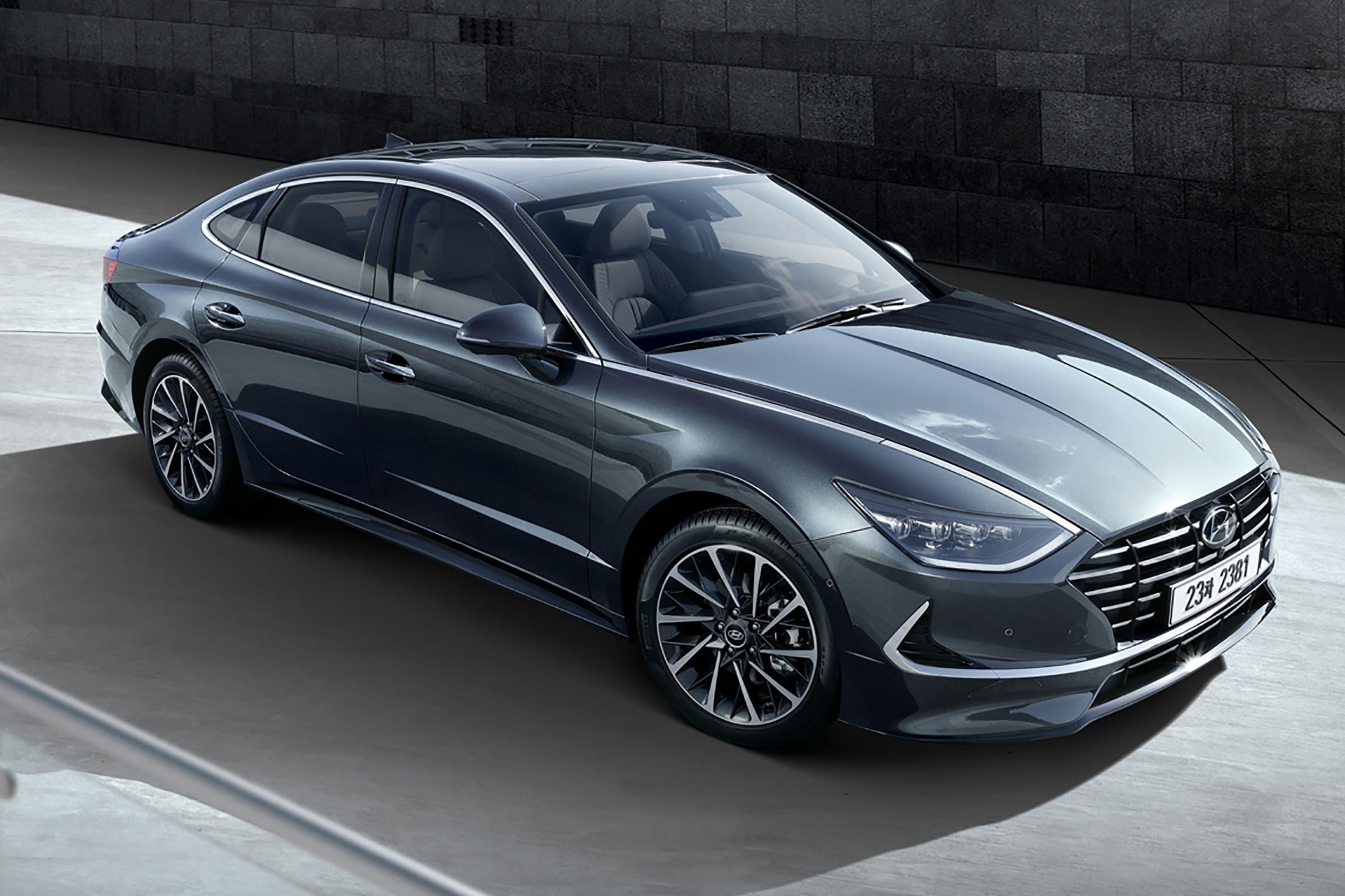 Hyundai Sonata - front