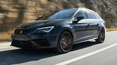 seat leon cupra r st tracking front quarter