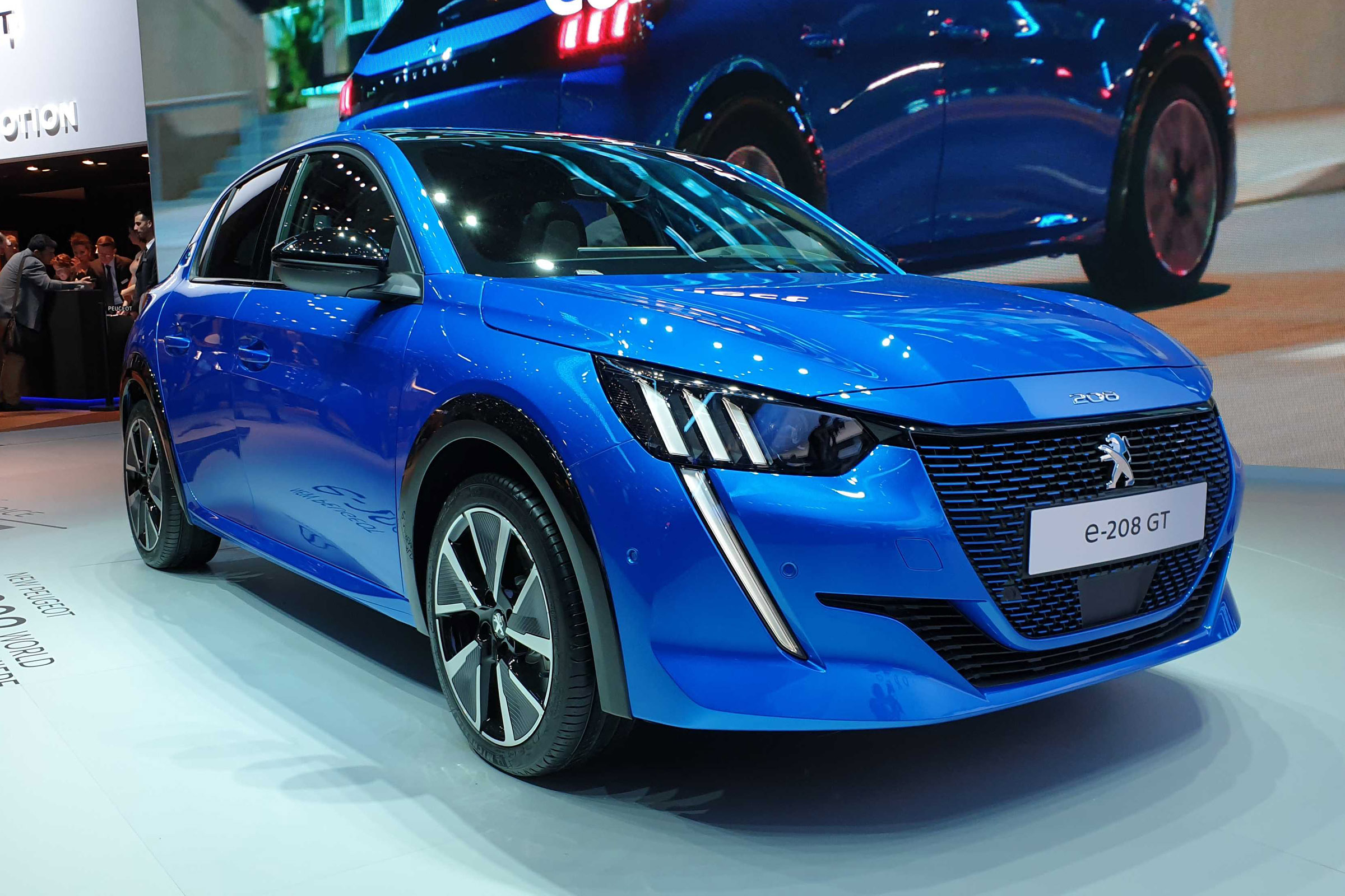 Peugeot e-208 - Geneva front