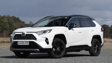 Toyota RAV4 - front 3/4 static