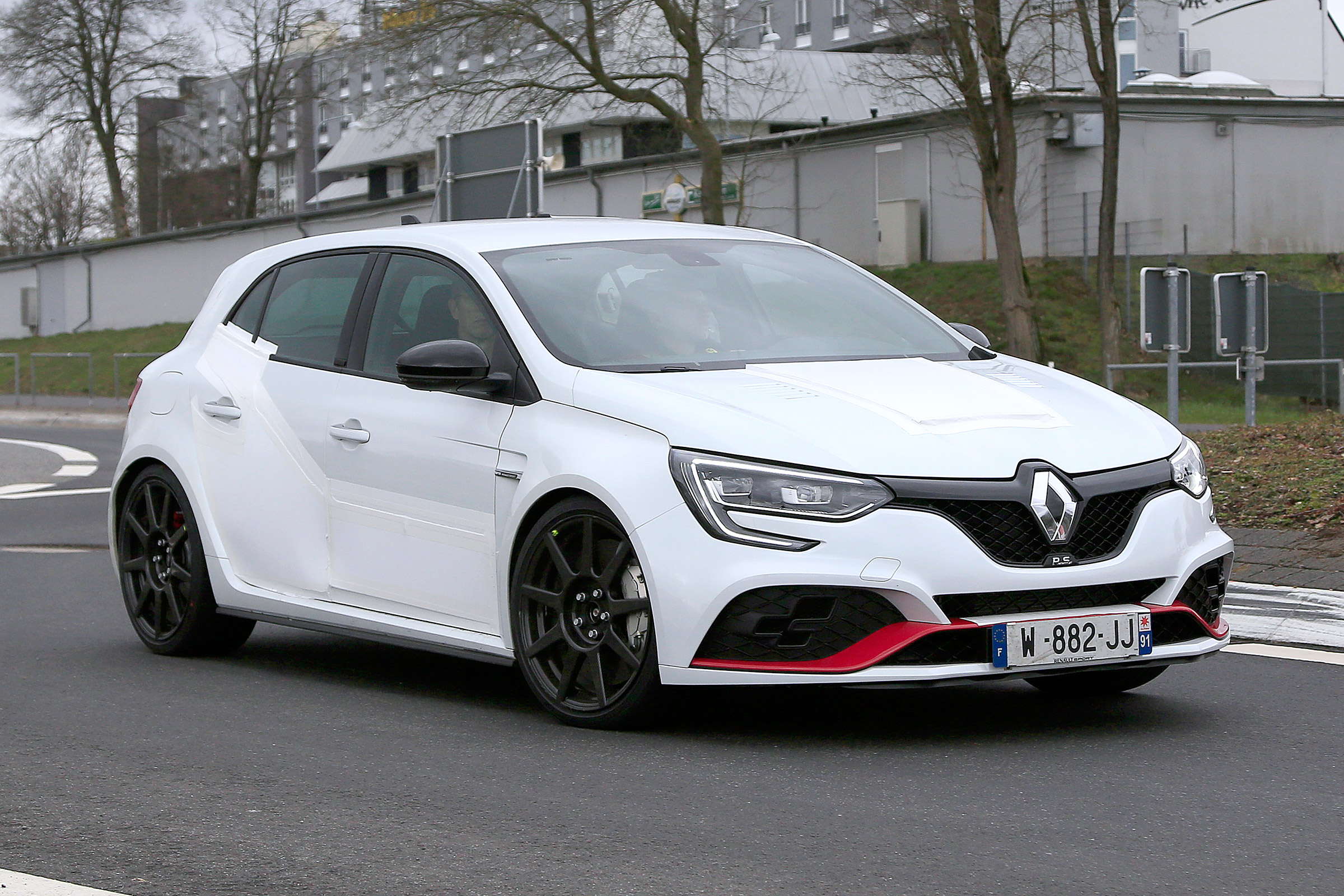 Renault Megane R.S. Trophy-R - spyshot 1