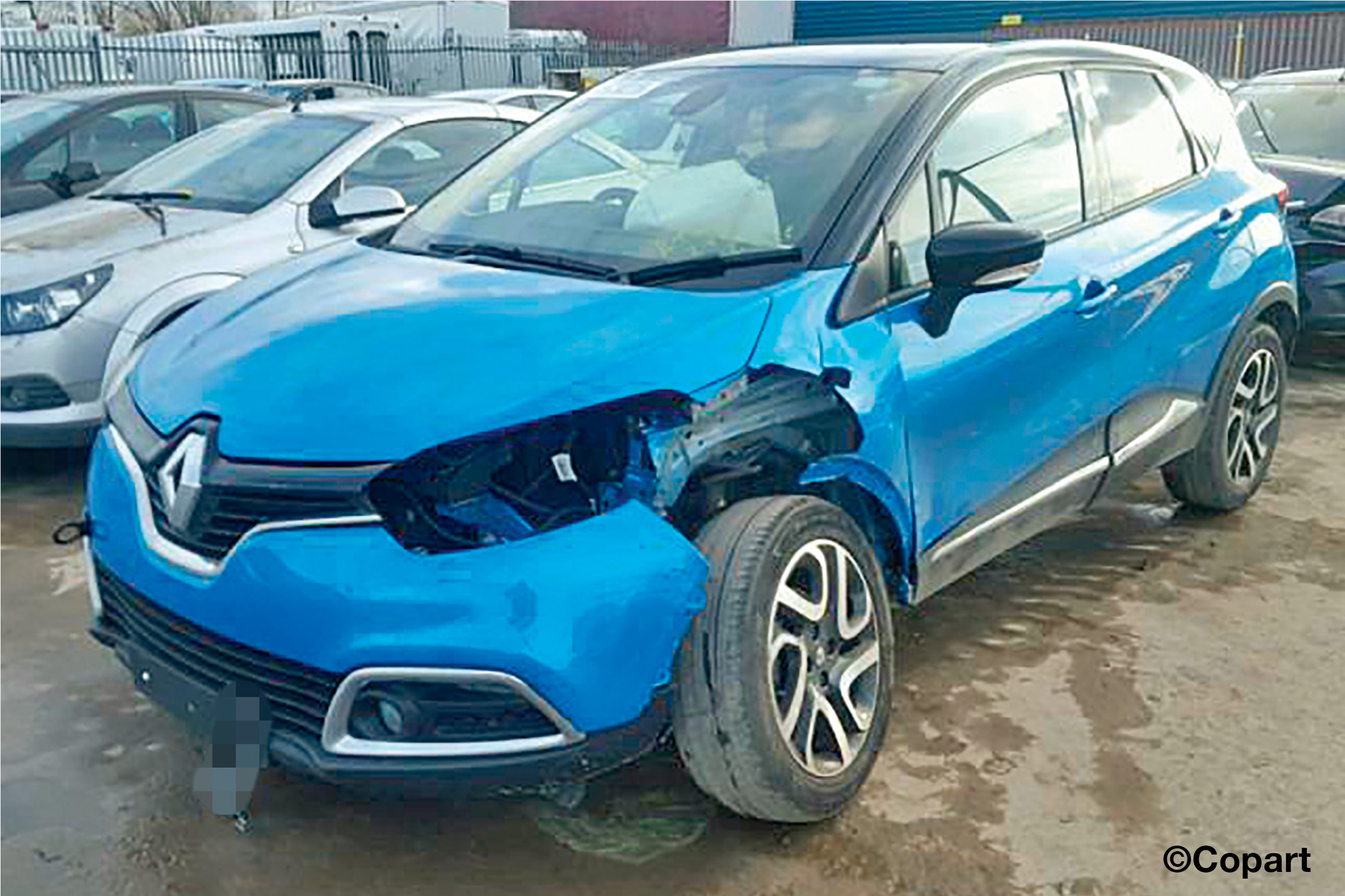 Crashed Renault Captur