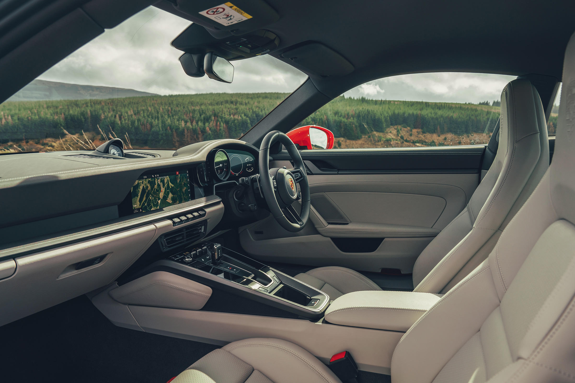 Porsche 911 Carrera S - interior
