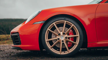 Porsche 911 Carrera S - wheel