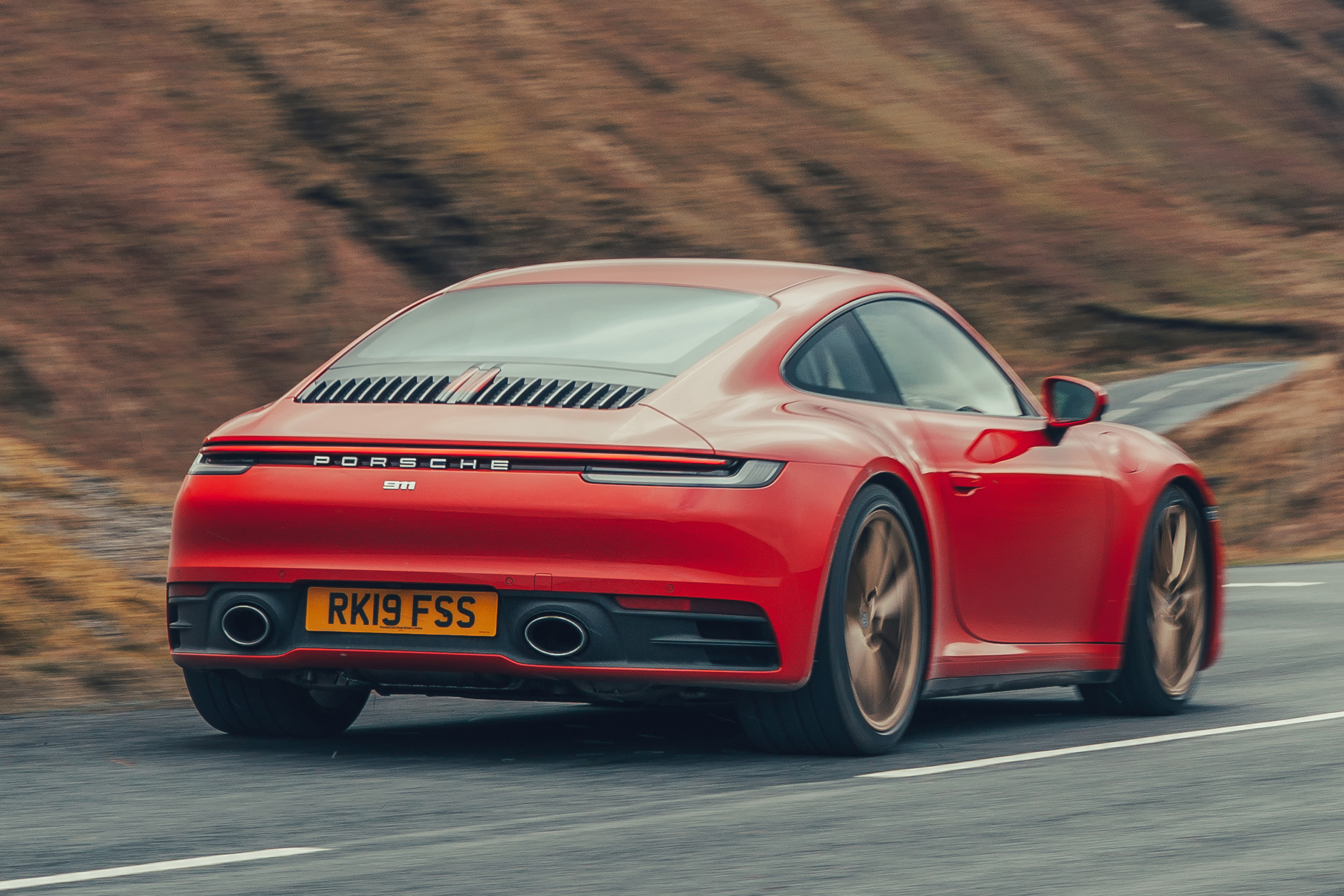 Porsche 911 Carrera S - rear tracking
