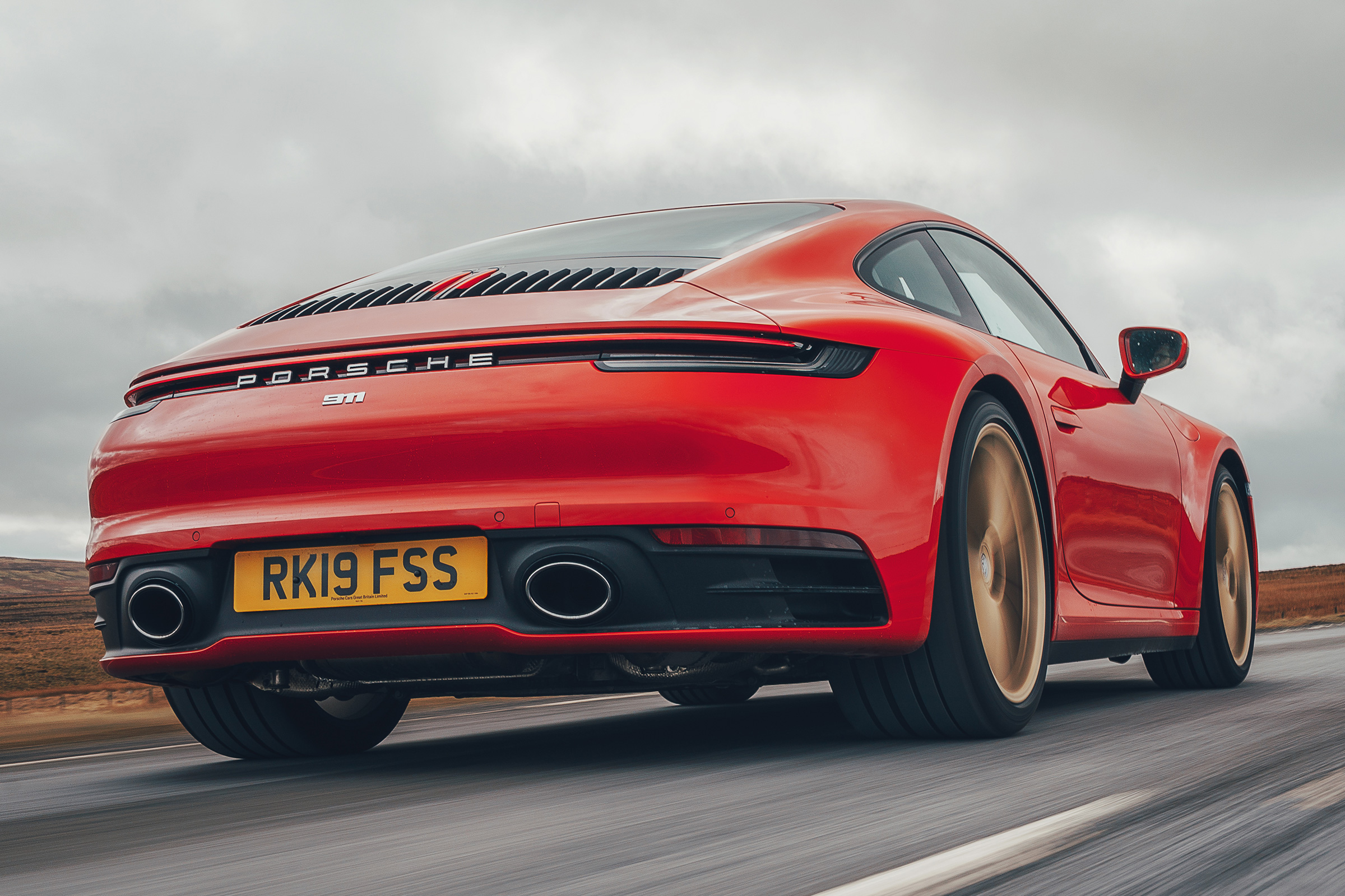 Porsche 911 Carrera S - rear tracking low