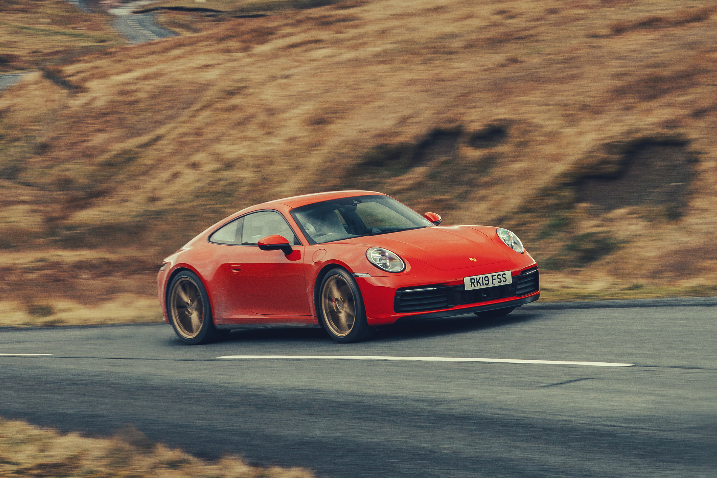 Porsche 911 Carrera S - front cornering