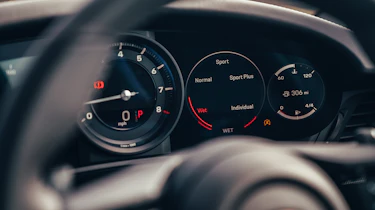 Porsche 911 Carrera S - instruments