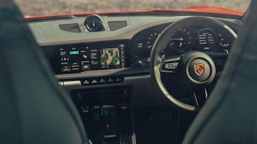 Porsche 911 Carrera S - interior