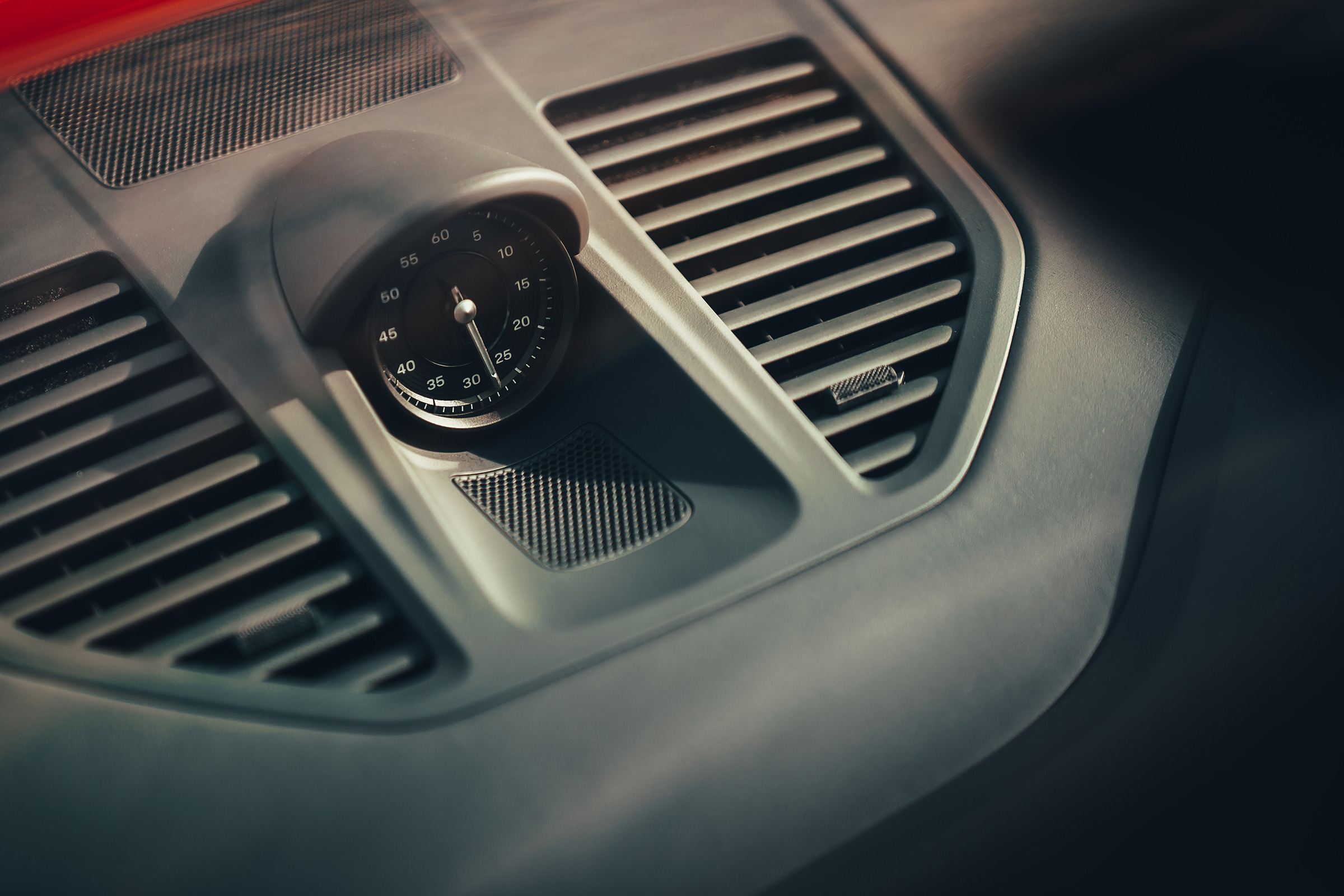 Porsche 911 Carrera S - clock