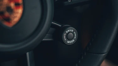 Porsche 911 Carrera S - sport button