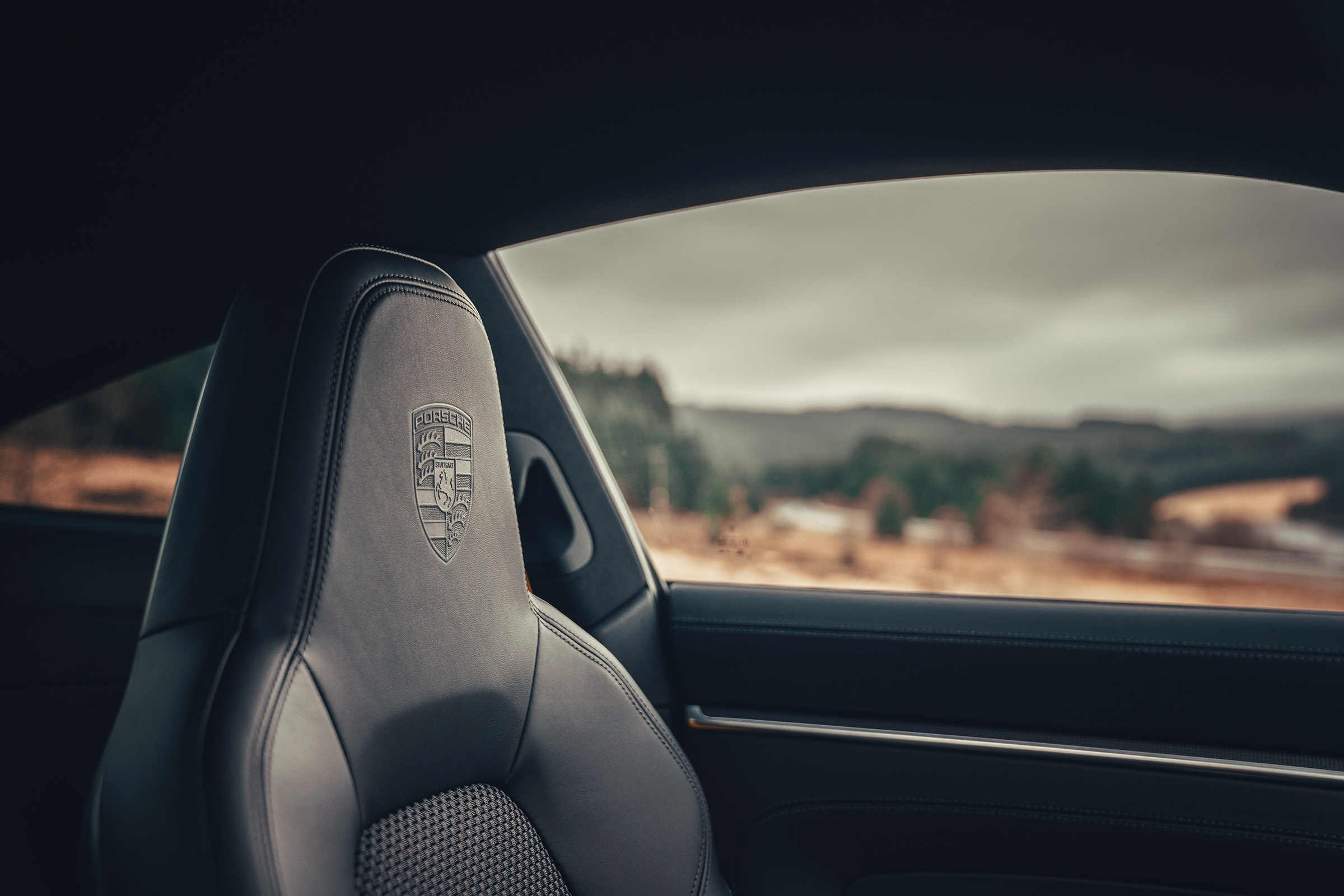 Porsche 911 Carrera S - passenger seat