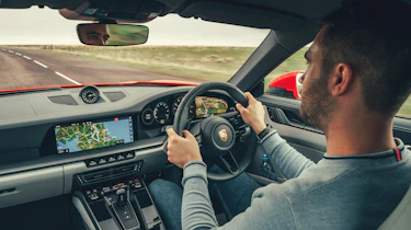 Porsche 911 Carrera S - Rich driving