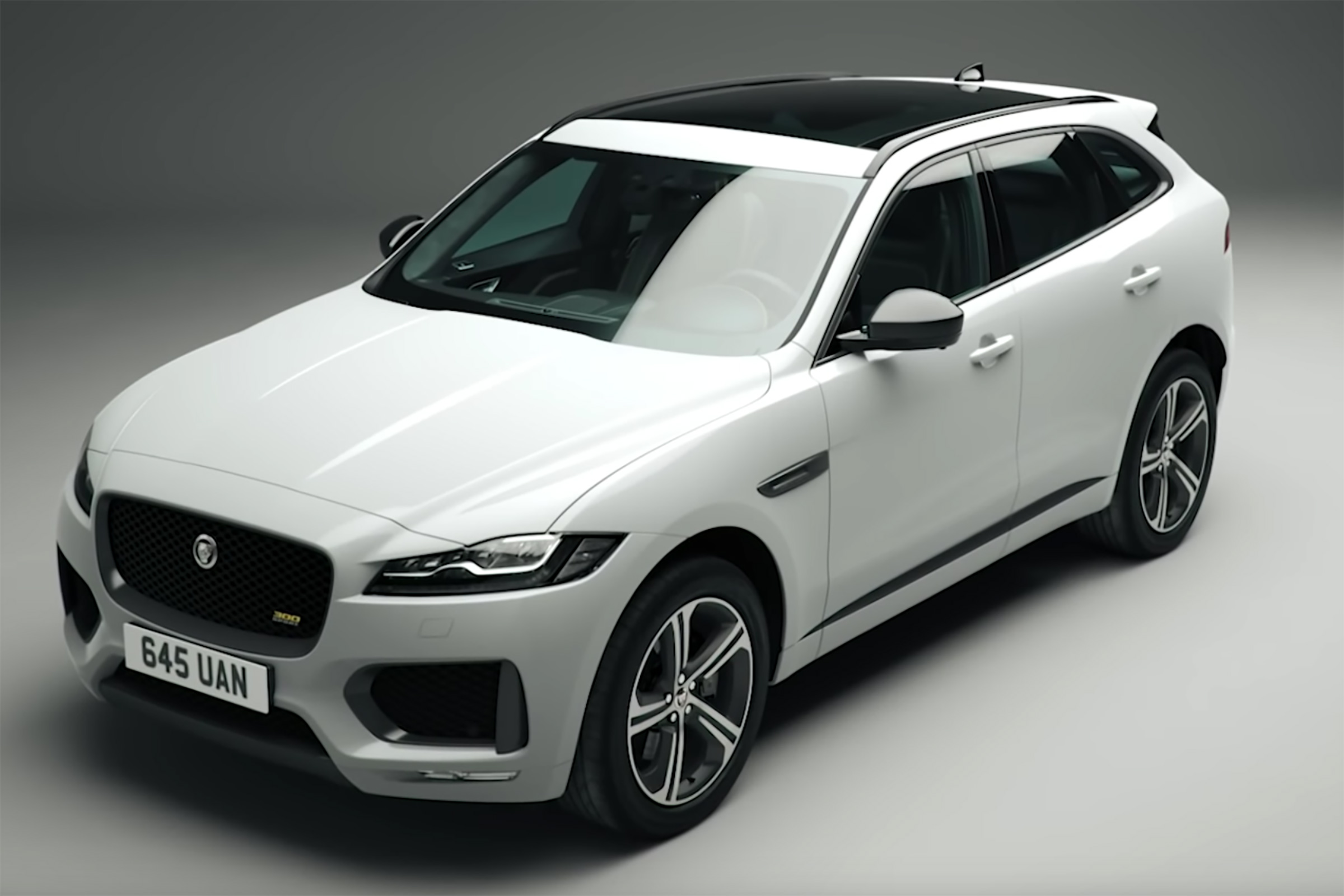 Jaguar F-Pace 300 Sport - front