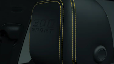 Jaguar F-Pace 300 Sport - headrest