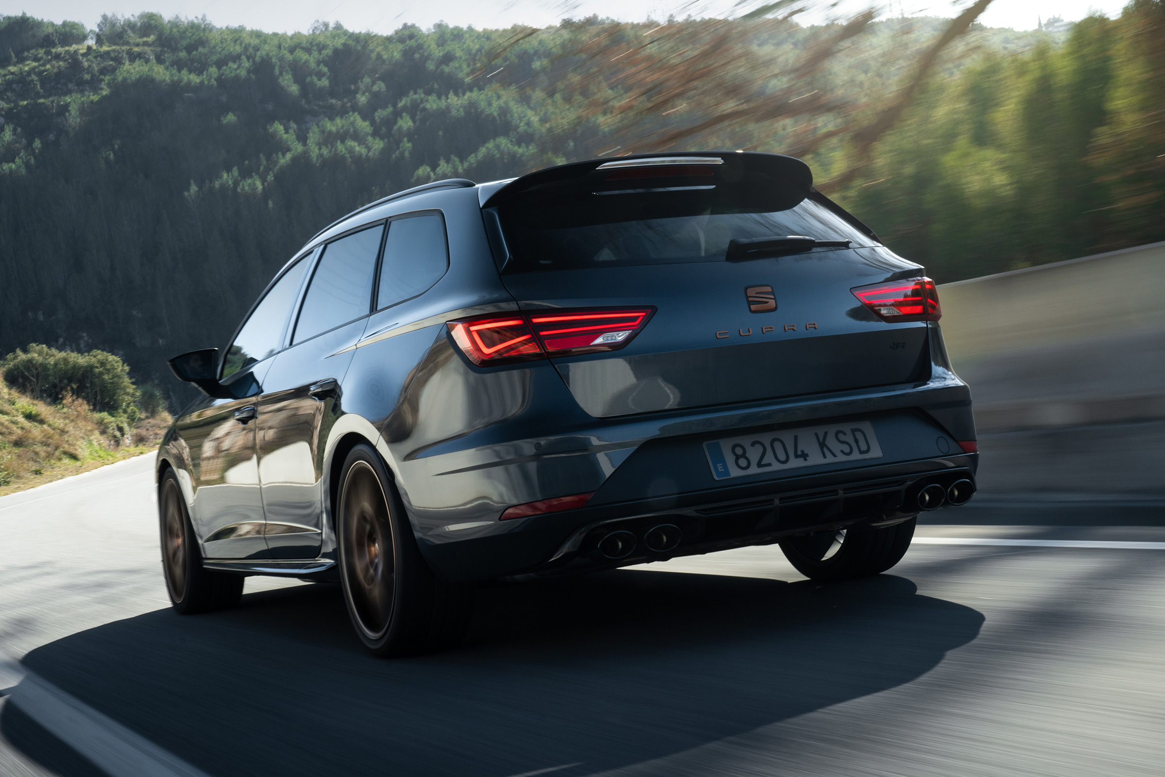 SEAT Leon Cupra R ST - rear tracking