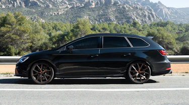 SEAT Leon Cupra R ST - side static