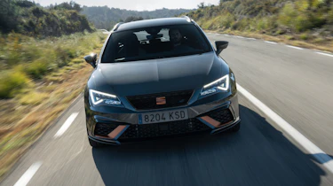 SEAT Leon Cupra R ST - front tracking