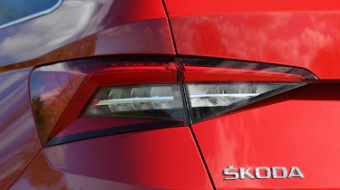 skoda kodiaq l&k rear light