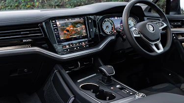 VW Touareg 3.0 V6 petrol - dash