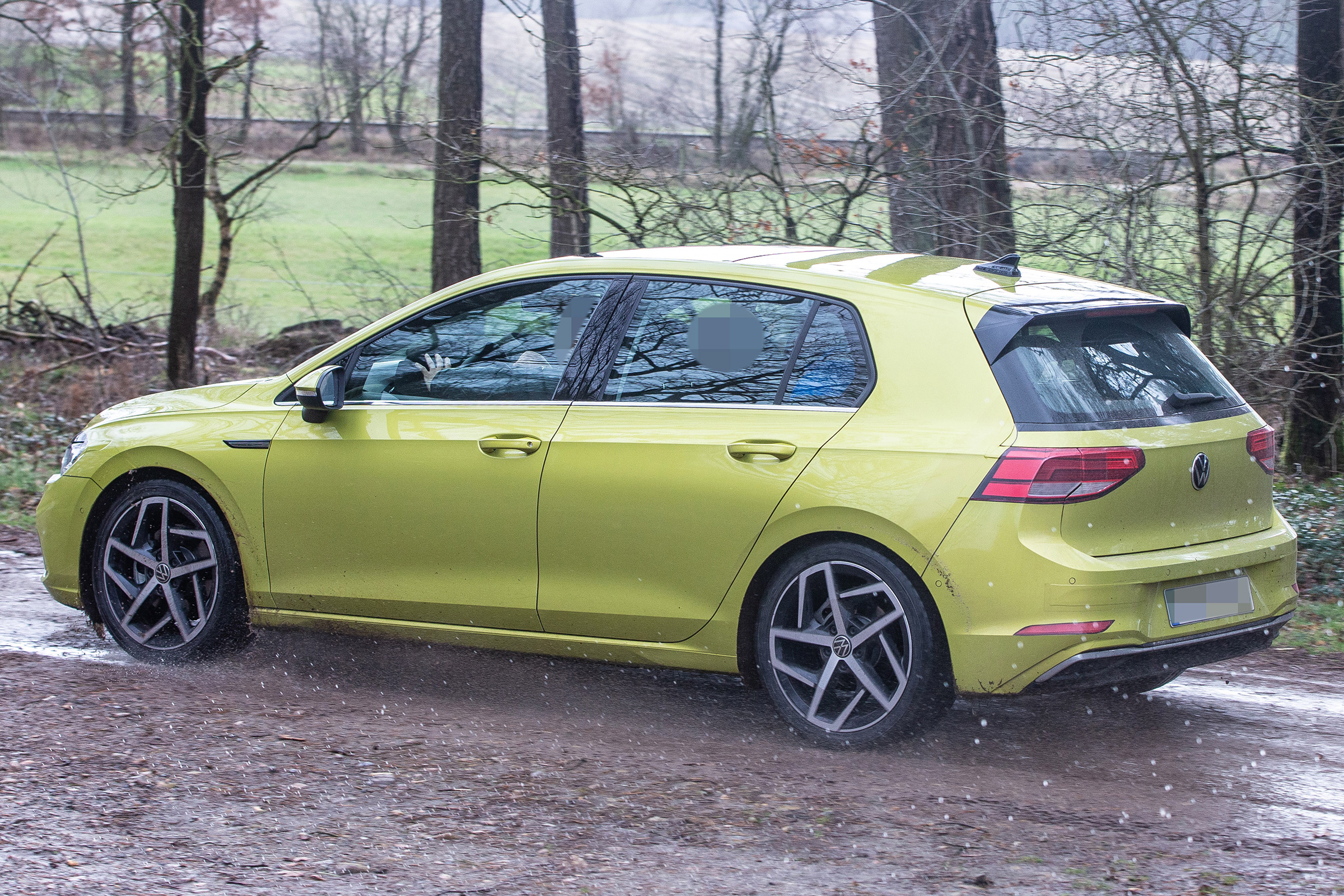 Volkswagen Golf Mk8 - undisguised rear 3/4