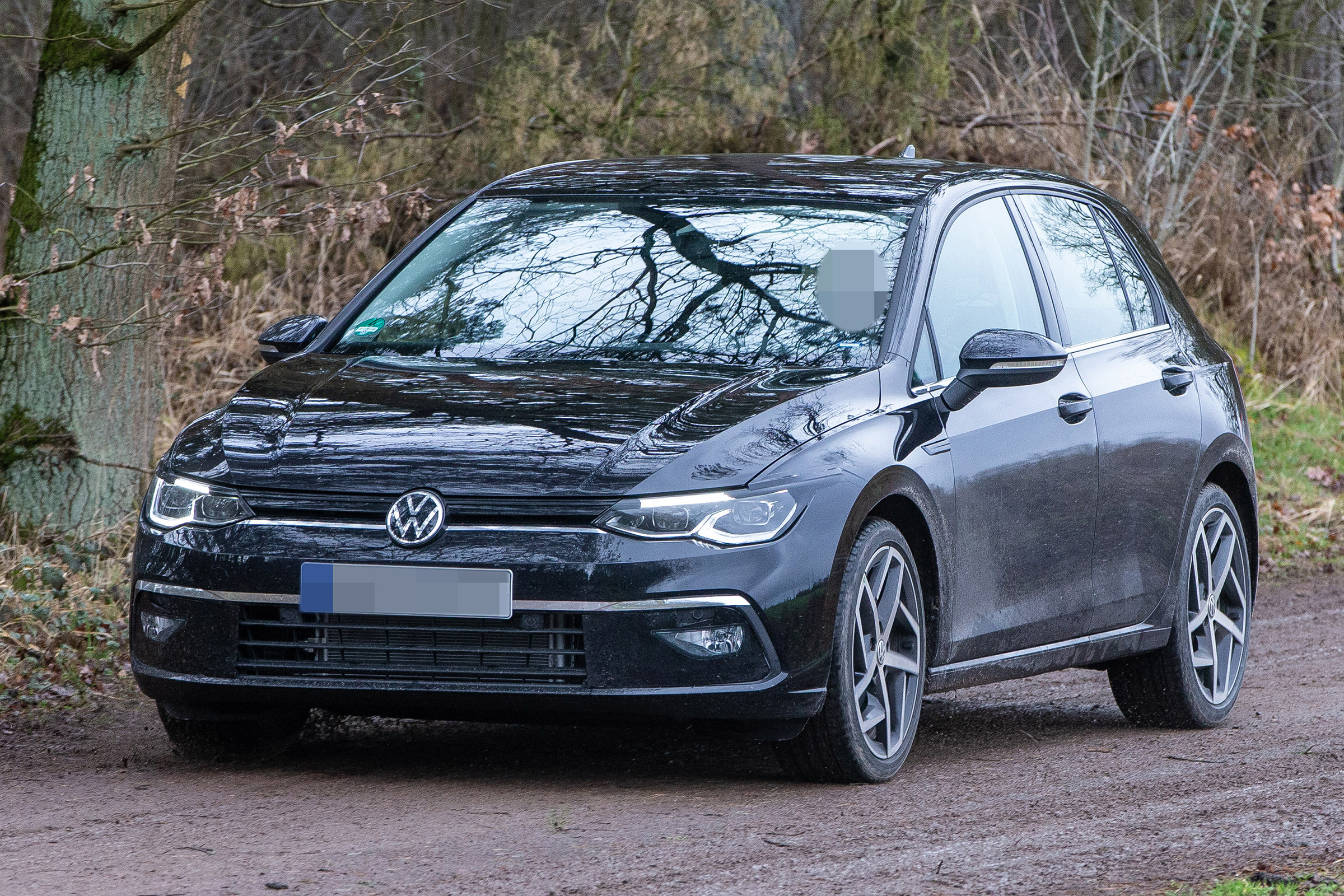 Volkswagen Golf Mk8 - undisguised front 3/4
