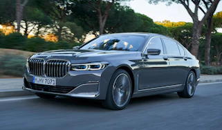 BMW 750i - front