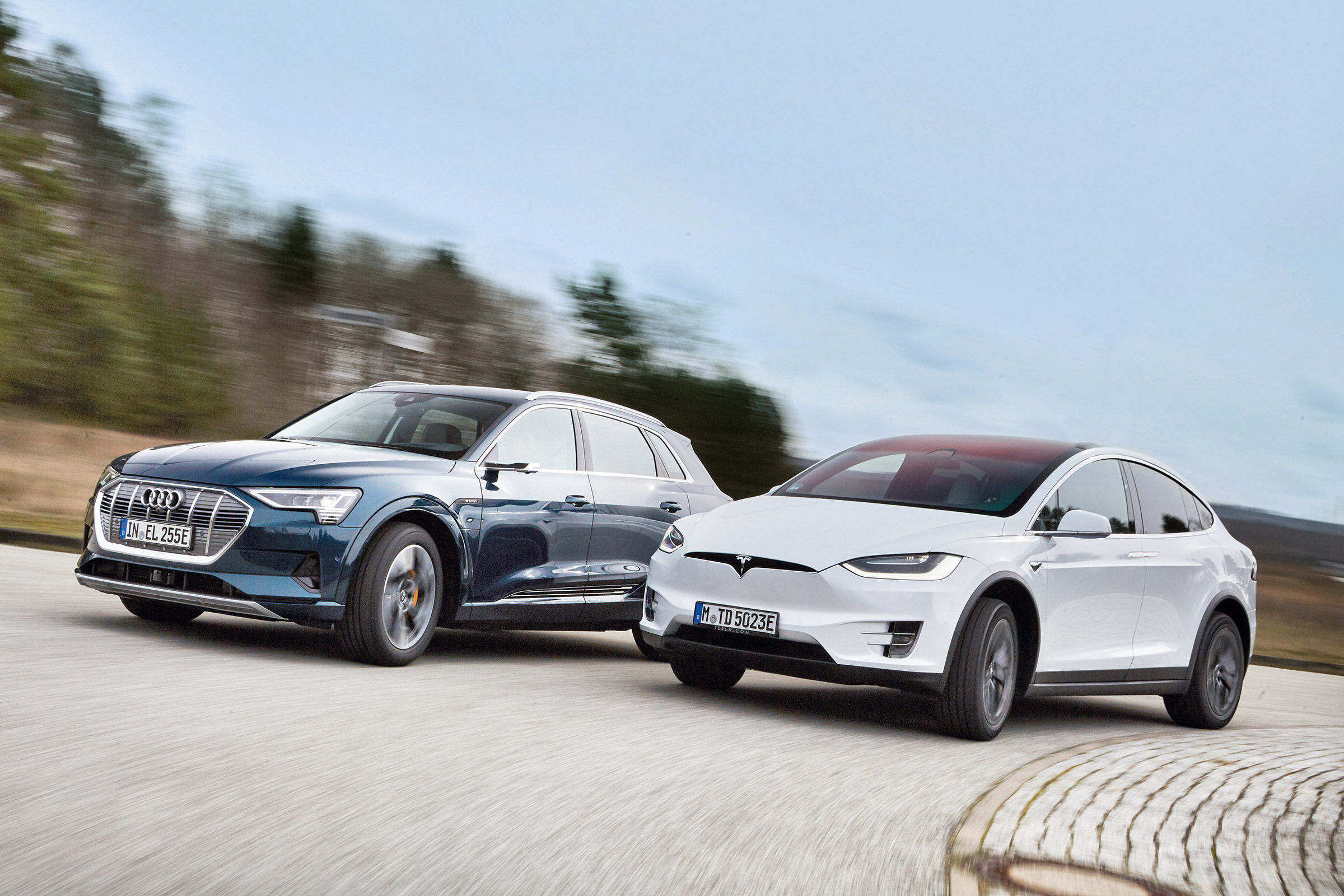 Audi e-tron vs Tesla Model X - front