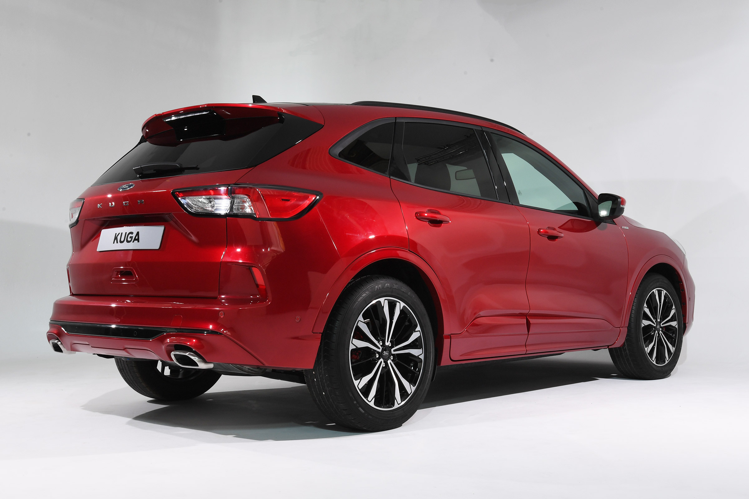 Ford Kuga - studio rear