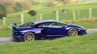 Lamborghini Aventador SVJ - side