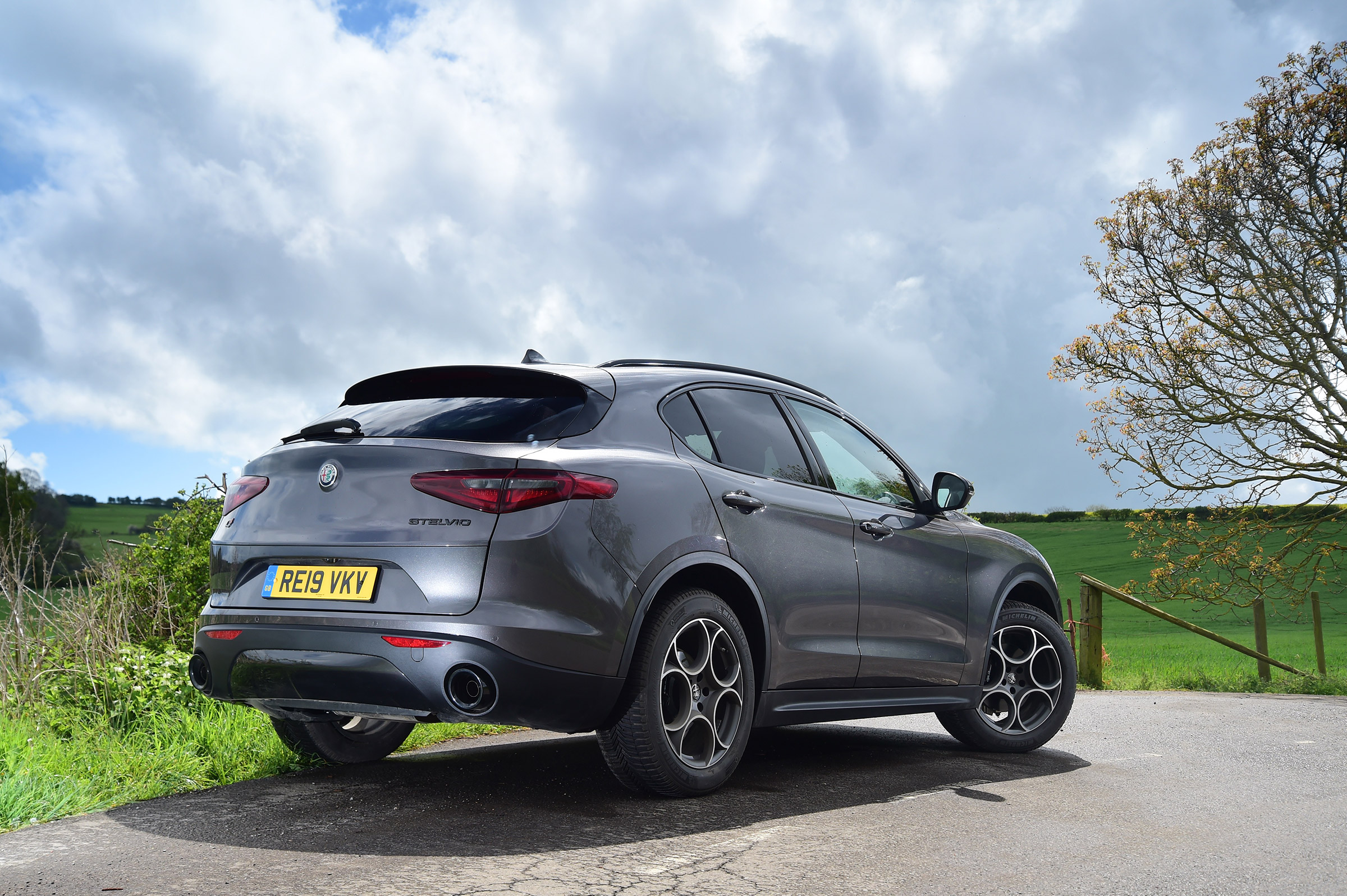 Alfa Romeo Stelvio Nero Edizione - rear